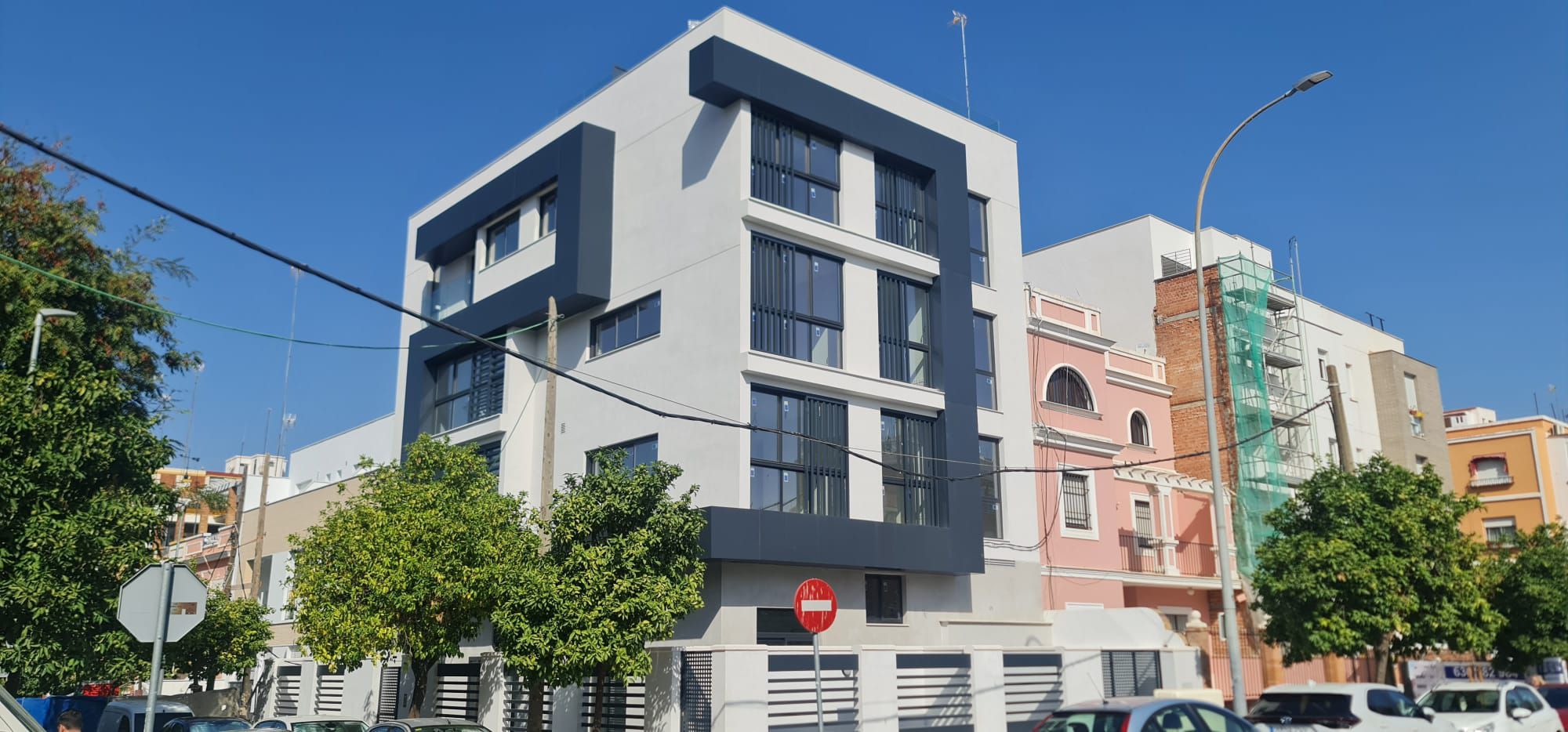 Edificio Sor. Zitizen Consultores Inmobiliarios en Sevilla Edificio Sor. Zitizen Consultores Inmobiliarios en Sevilla
